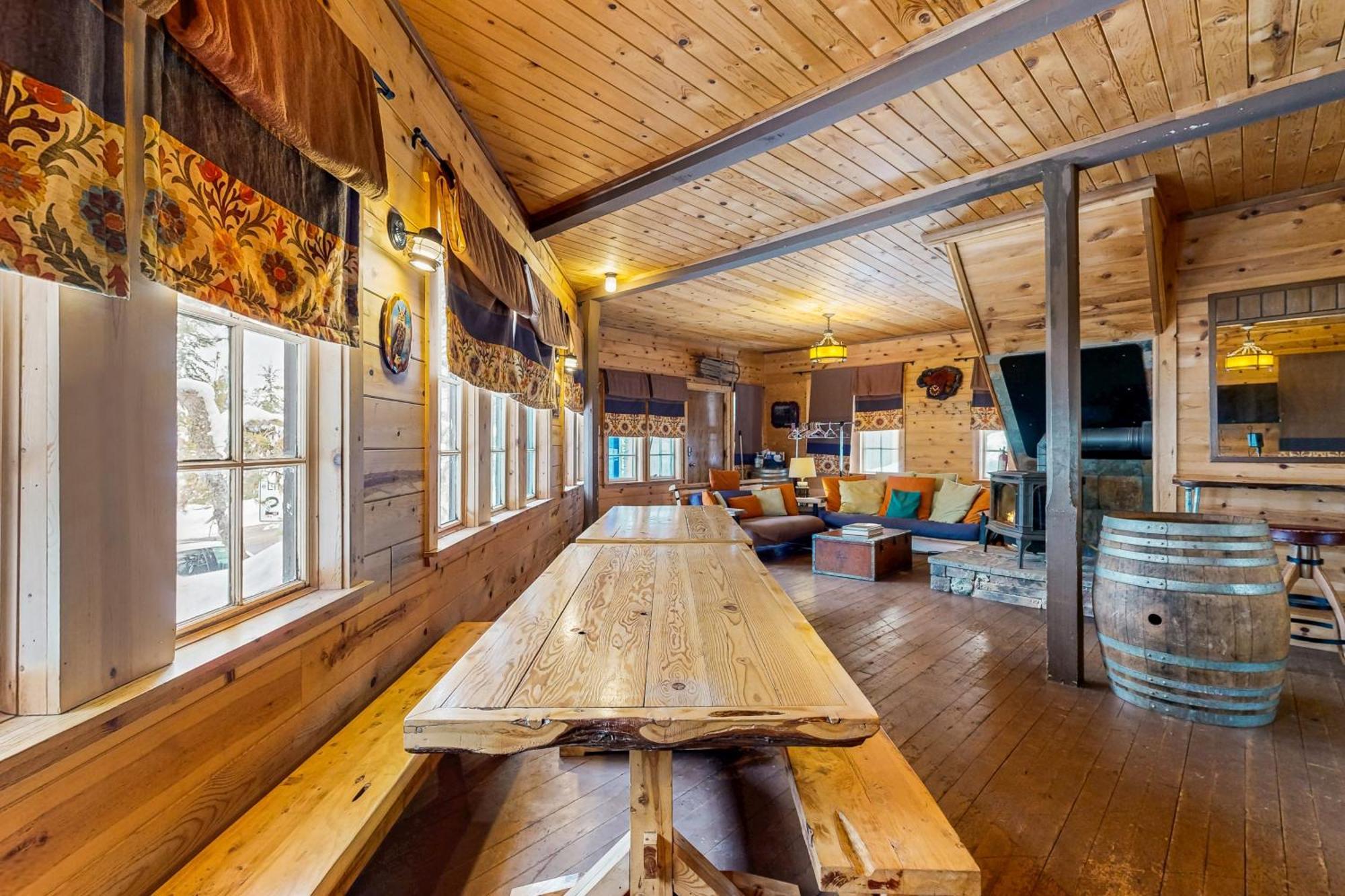 Flying Stag: Main Lodge Government Camp Exterior photo