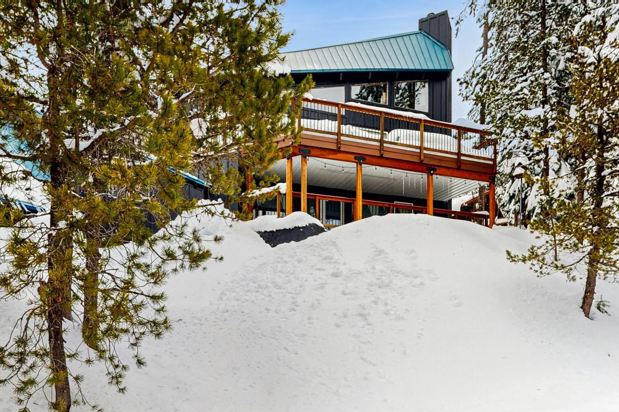 Flying Stag: Main Lodge Government Camp Exterior photo